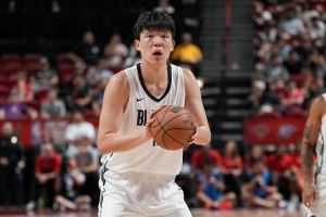 拓记:从姚明到阿联中国球员在NBA都很谦逊 但杨瀚森显得非常自信