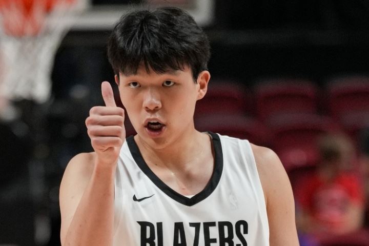  🤣杨瀚森想要合影？约基奇：我打爆他可以合 他打爆我不合哈哈